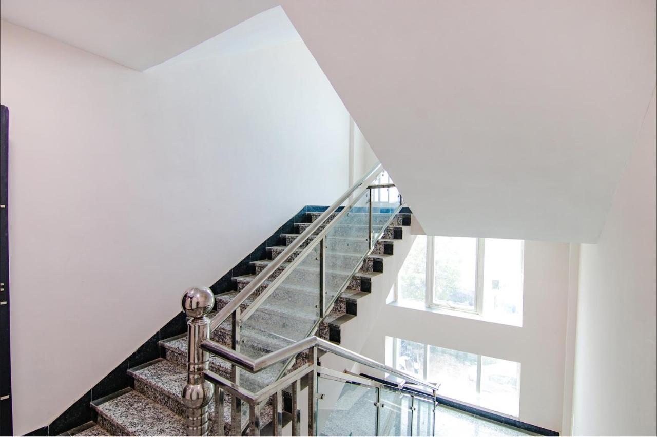 Fabhotel Satyam International Noida Buitenkant foto