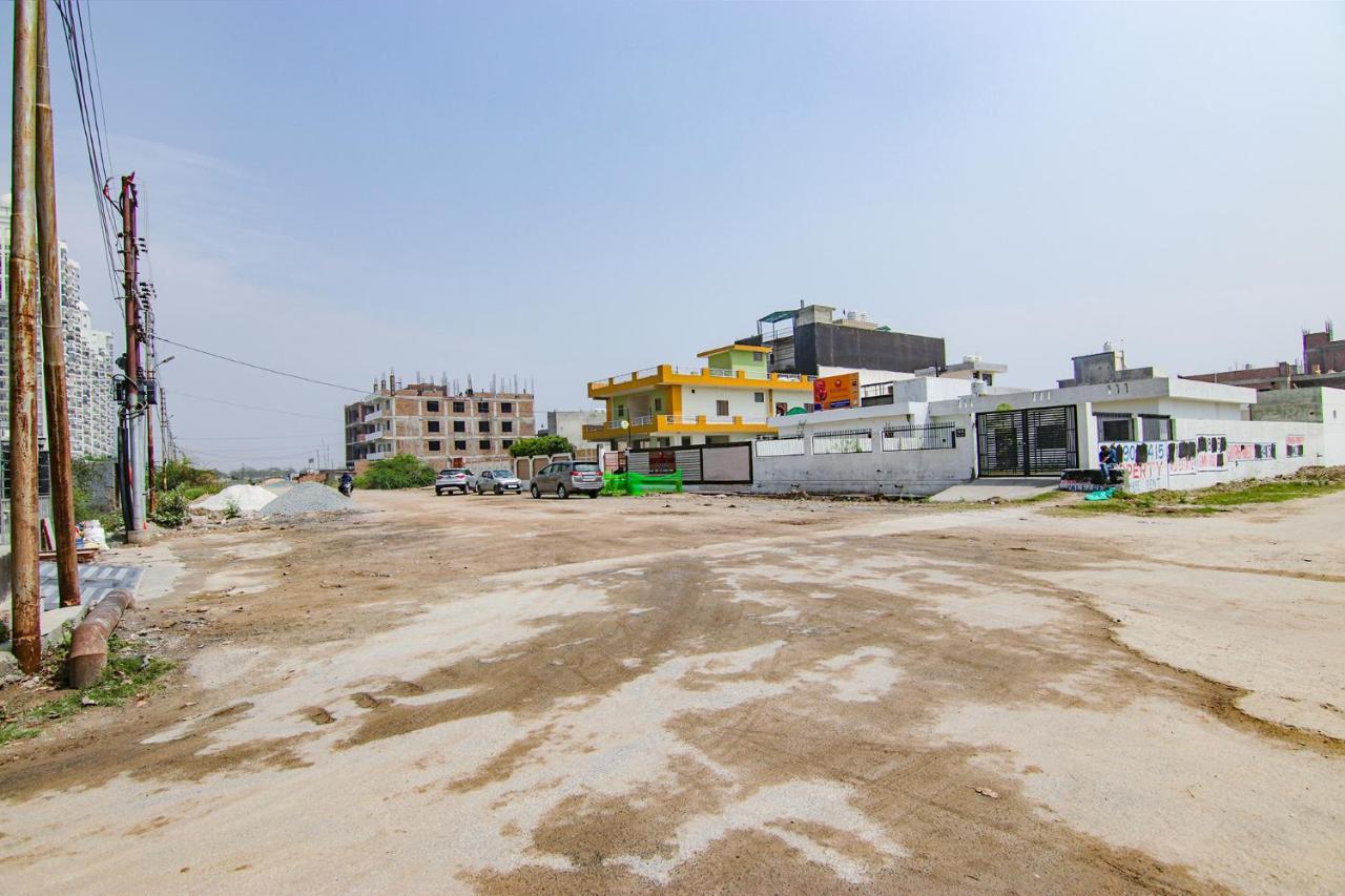 Fabhotel Satyam International Noida Buitenkant foto