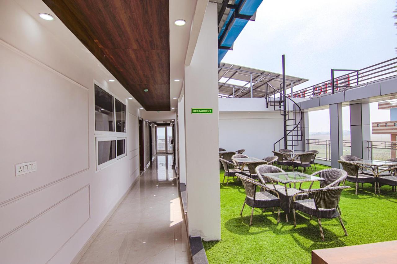 Fabhotel Satyam International Noida Buitenkant foto