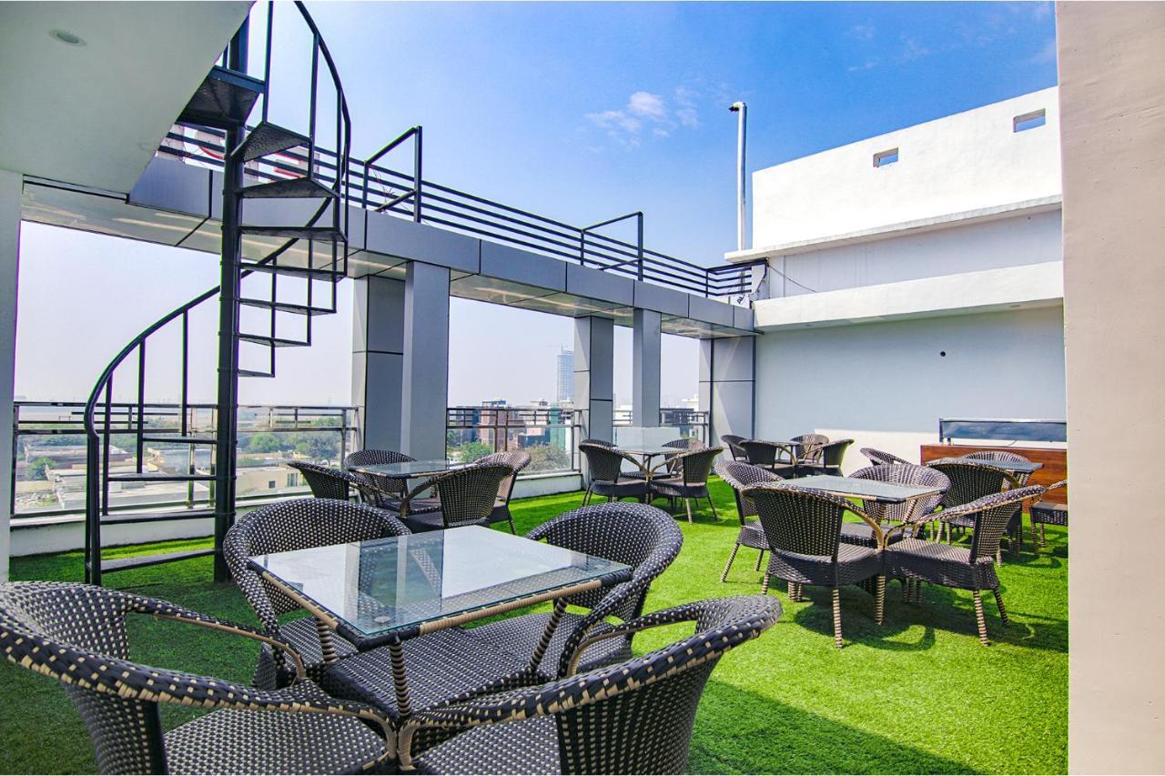 Fabhotel Satyam International Noida Buitenkant foto